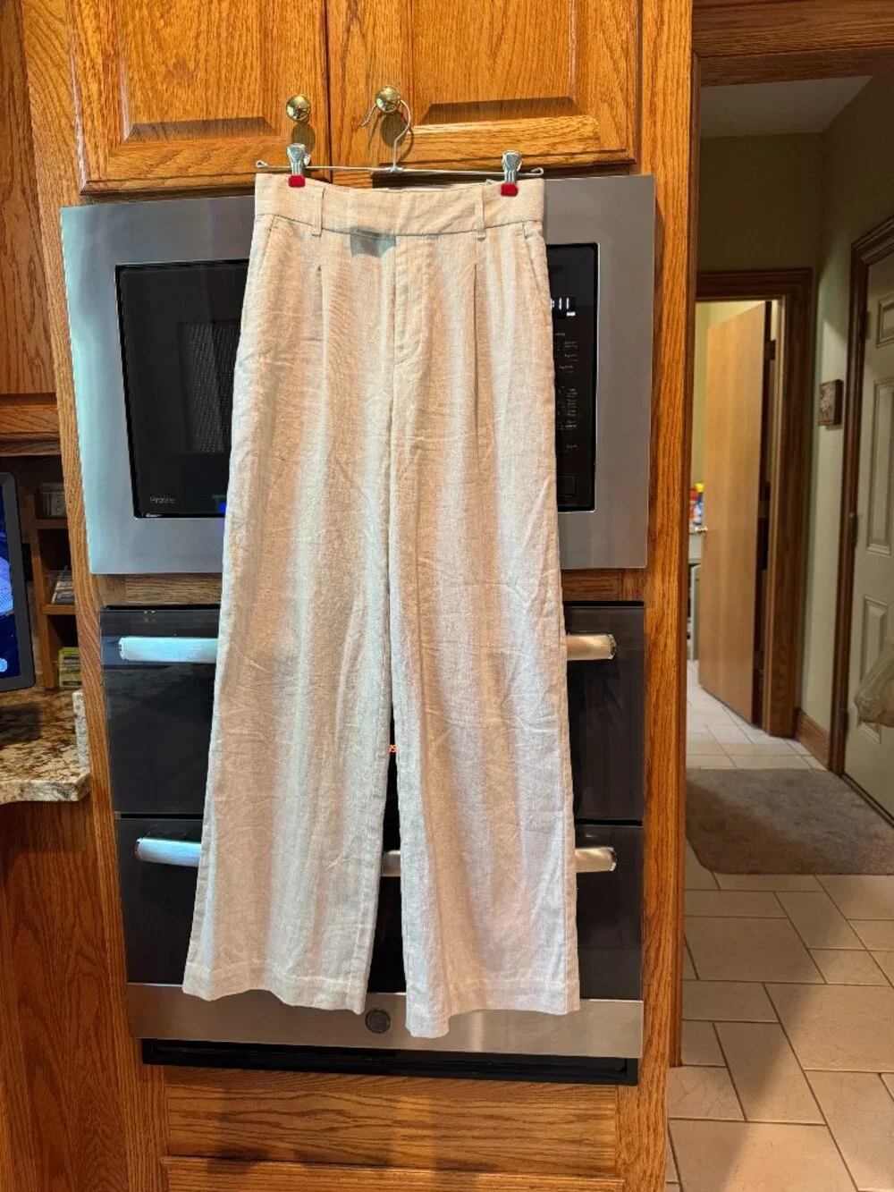 Women's Banana Republic Beige Linen Blend Wide Leg Pleated Trouser Pants Size 2